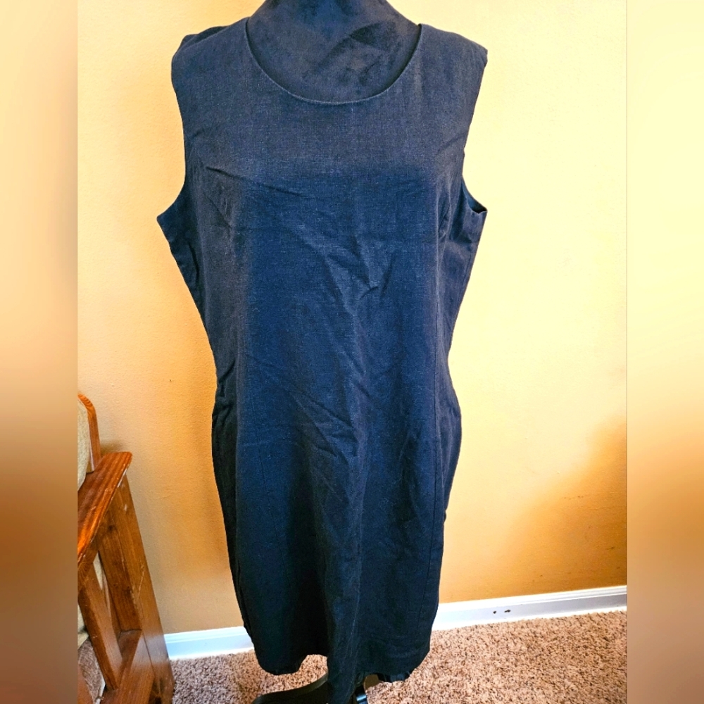 Laura Scott Black Sleeveless Sheath Dress Midi